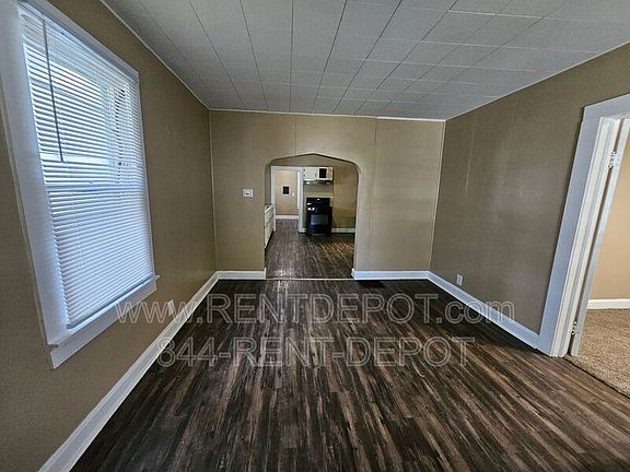 3rd image of 1127 Marshall Ave