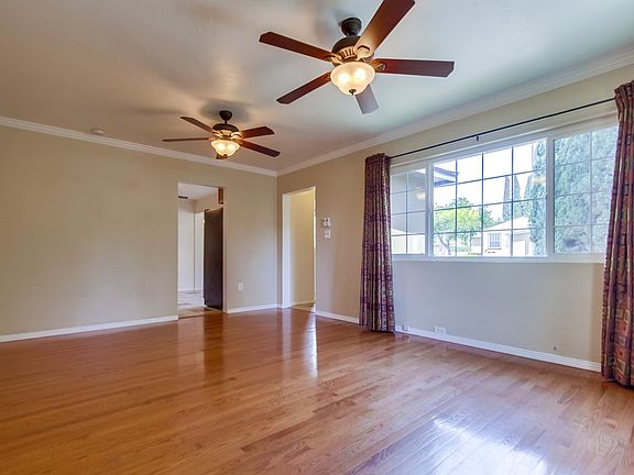 5th image of 4163 Vivian St