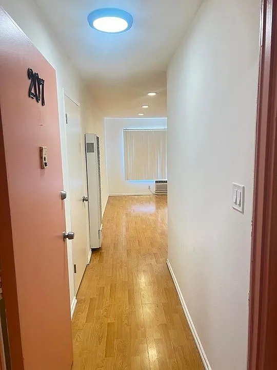 1815 N. Serrano Avenue, — Photo 2