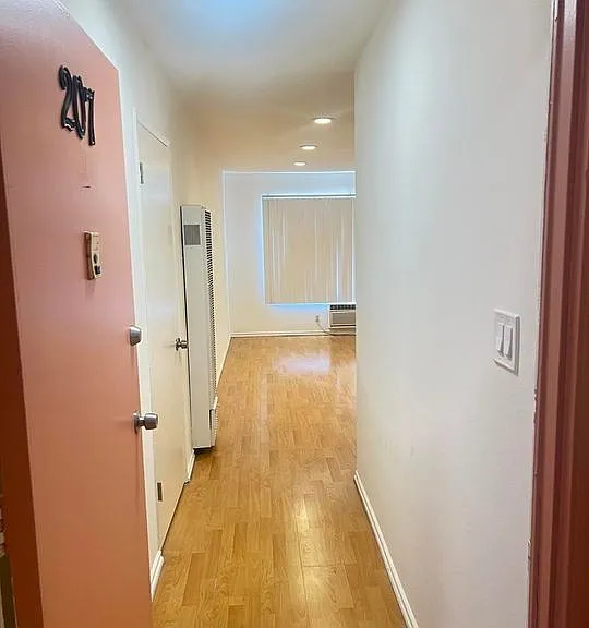 1815 N. Serrano Avenue, — Photo 2