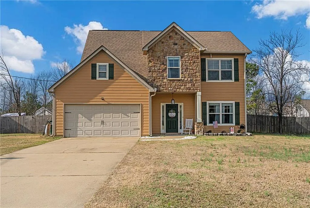 24 Churchhill Dr photo 1