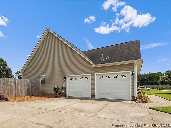 4th image of 162 Livingston Dr