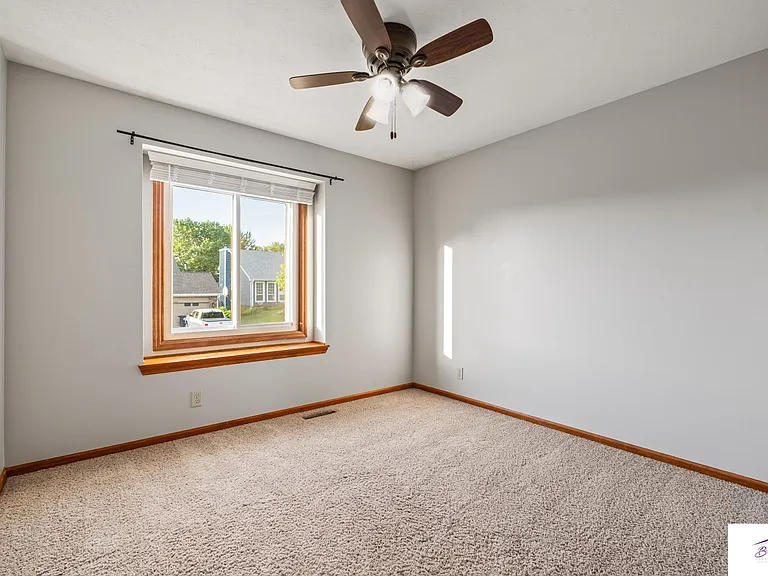 16911 N Cir — Photo 18