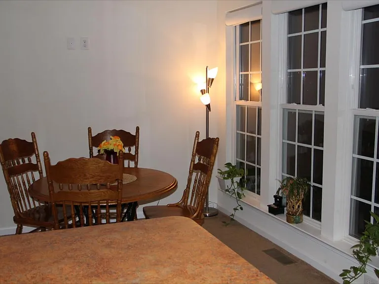 8506 Putnam Ct — Photo 6