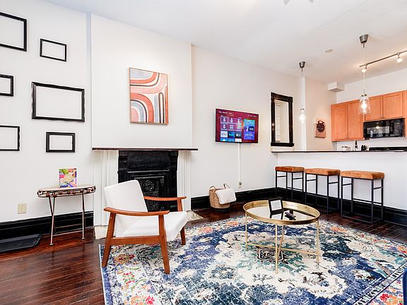 2nd image of 1904 Cherokee St APT 1F