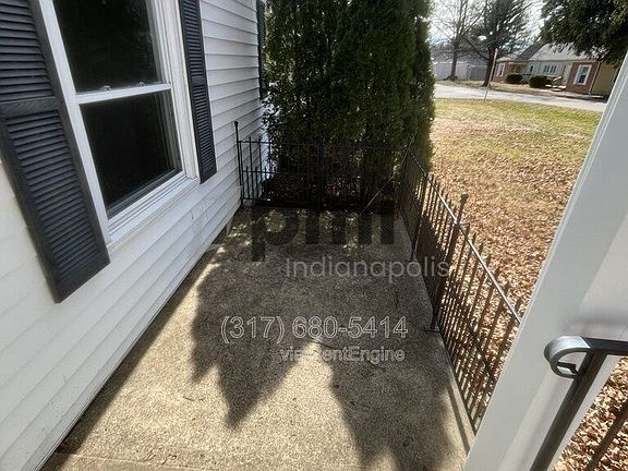 3rd image of 210 Donnelly Dr