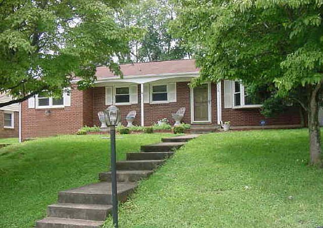 1st image of 919 Glade St