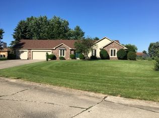 1 S Jackson Ct, Greenwood, IN 46142