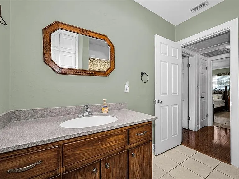 253 Park Cir S — Photo 26