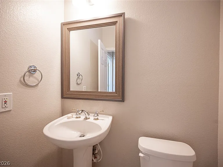 10474 Howling Coyote Ave — Photo 30
