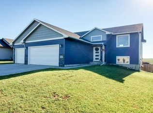 2519 Colton Ave, Yankton, SD 57078
