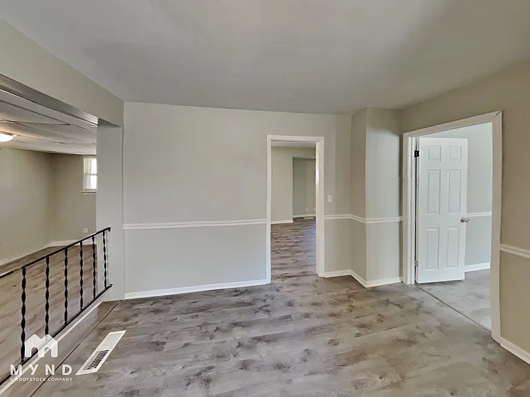 6220 Leslie Dr — Photo 4
