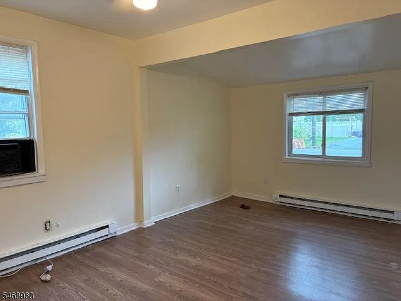 2 bed, 1.0 bath, 1040 sqft, $2,700 — Photo 4
