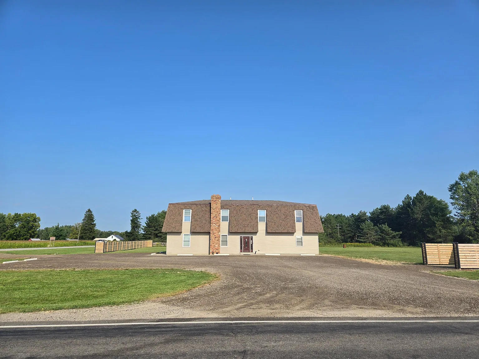 North Sandusky Apartments — Photo 1