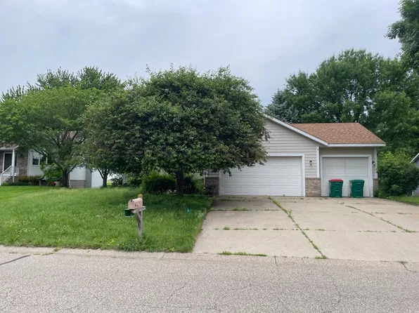 1790 Park Ridge Dr, Chaska, MN 55318
