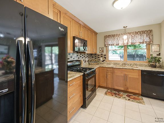 5th image of 500 Wellington Dr