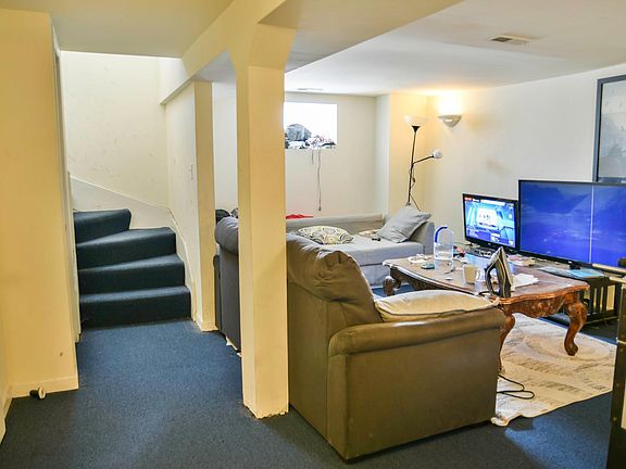 2nd image of 2833 W Medill Ave #42n00j3us