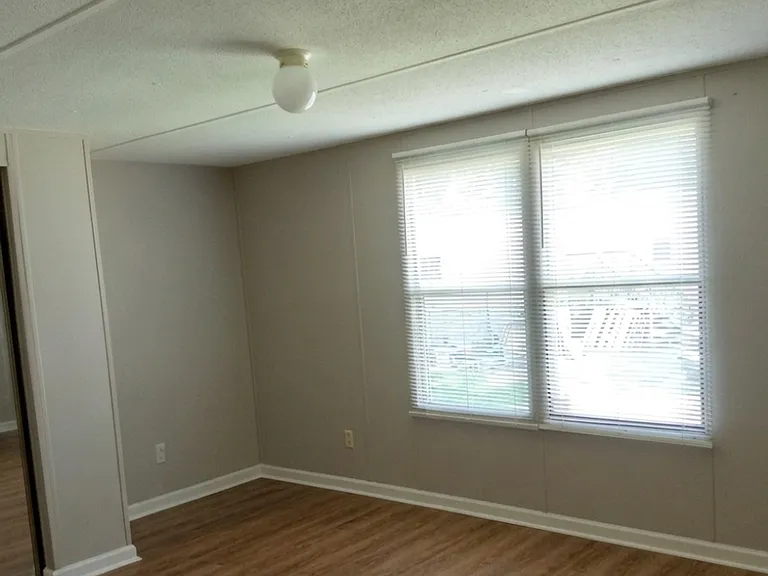 Find Your Next Pet-Friendly Home in Johnson City New & Budget-Friendly Options — Photo 13