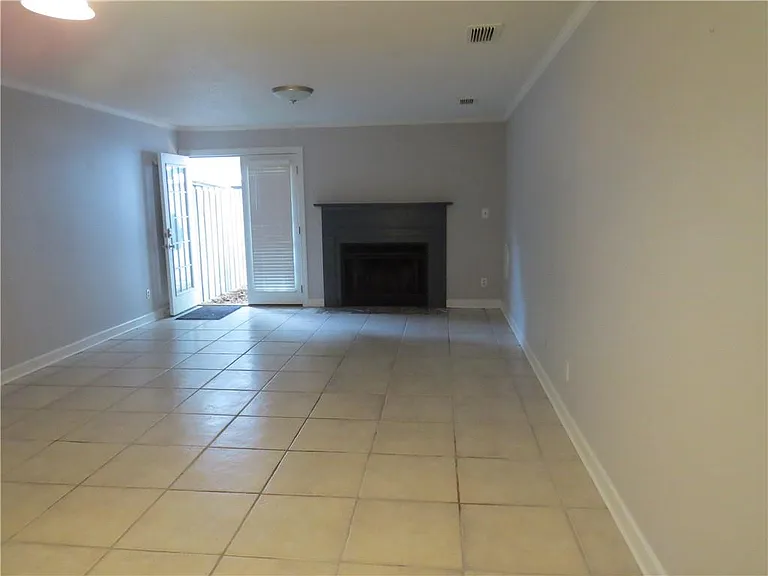 6645 Jackson Sq — Photo 2