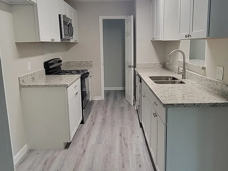 903 Brockman St — Photo 7