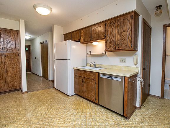 4th image of 2050 Dixie Dr