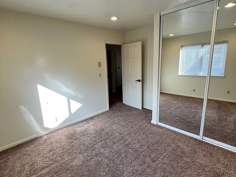 1355 NW Davenport Ave — Photo 12