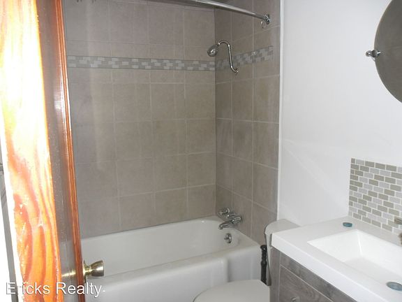 5th image of 431 E C St