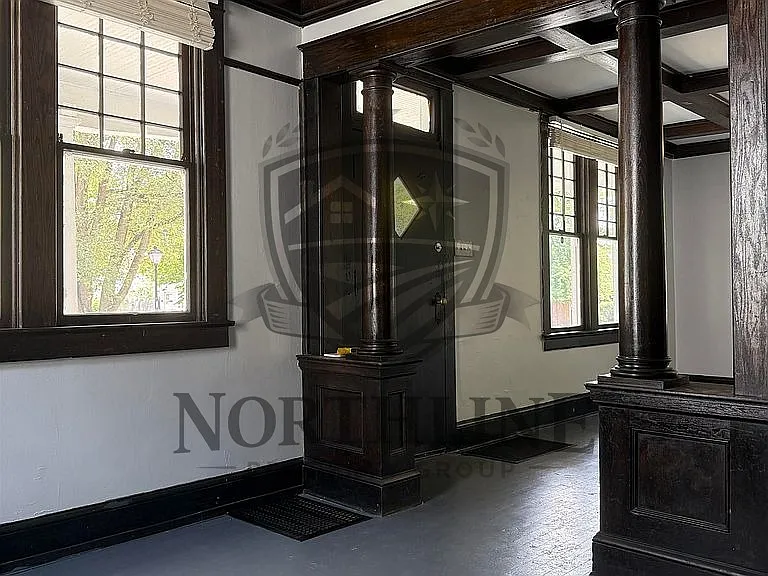 1403 Cass St — Photo 4
