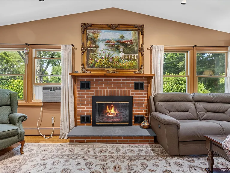9 Cross Ln — Photo 3