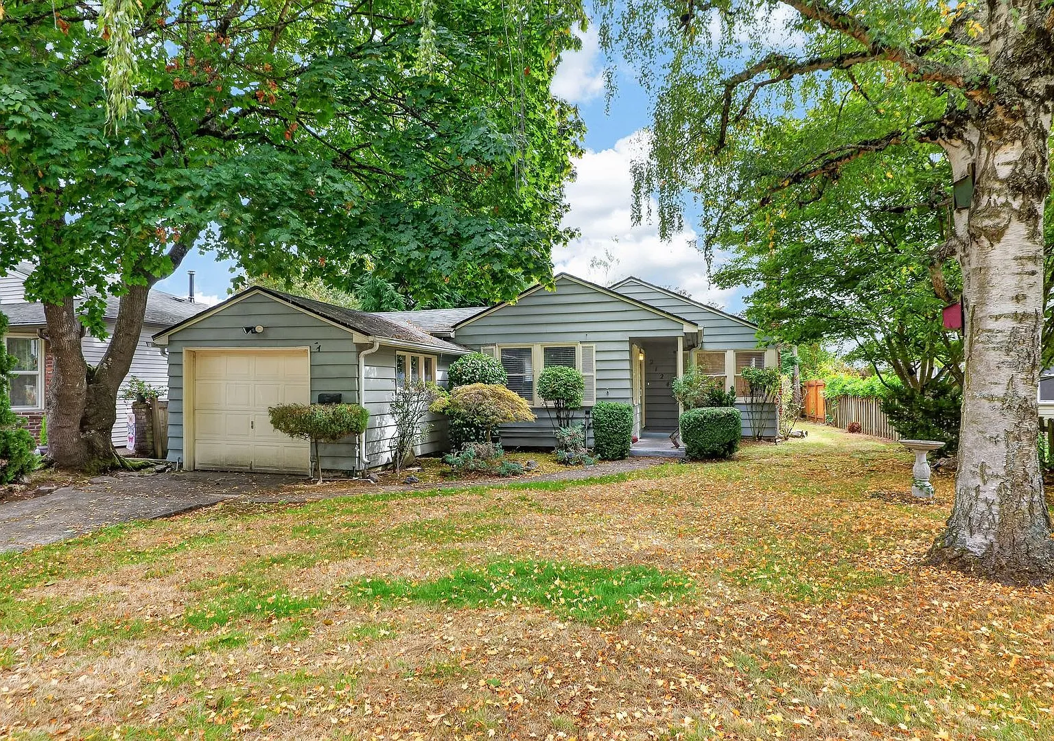 Charming 2-Bedroom NE Portland Home with Attached Garage — Photo 2