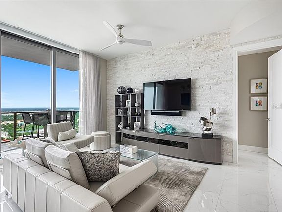 4th image of 100 1st Ave N #3707