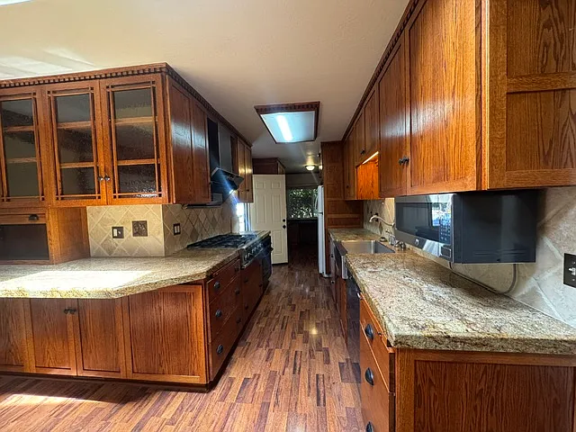 21119 Ashfield Ave — Photo 3