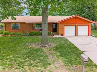 735 N Chickadee Ln, Wichita, KS 67212