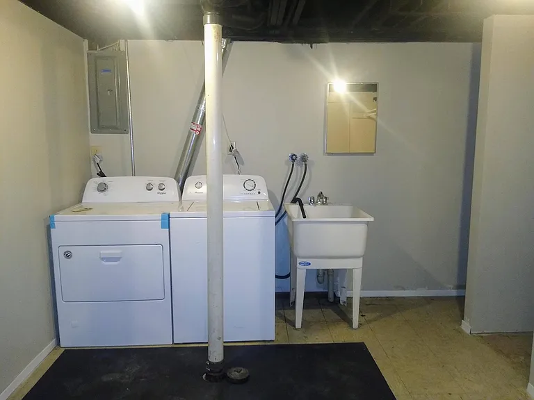 370 Randolph St — Photo 11