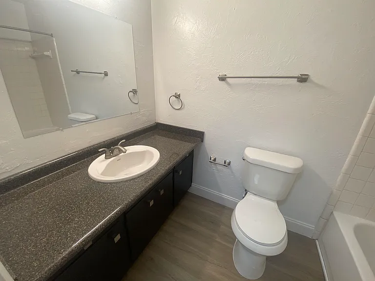 1530 Live Oak Dr #D4 — Photo 13