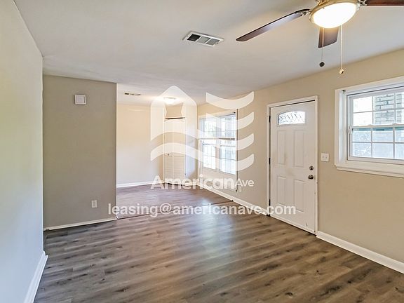 20539_002_living_room_13723571.jpg