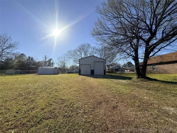S Woodland Dr, Okmulgee, OK 74447