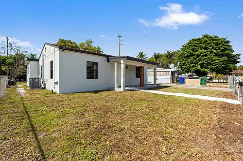 1060 NW 35th Ct Photo 1