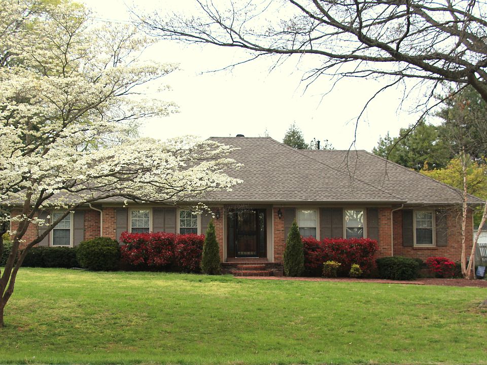 1st image of 807 Ironwood Dr