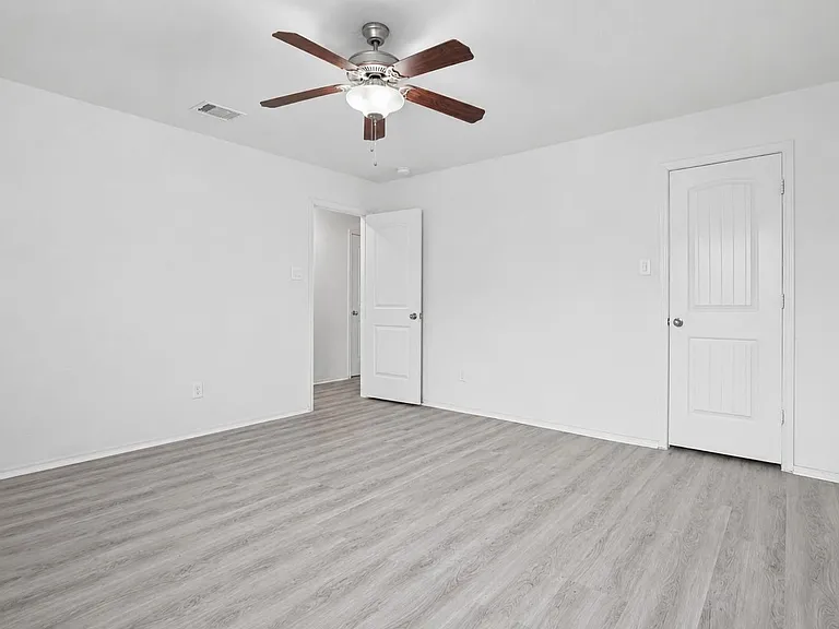 166 Meadow Grove Dr — Photo 38