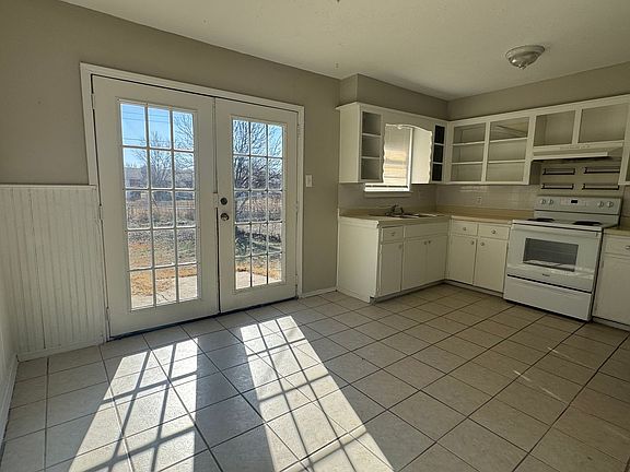 3rd image of 4626 NW Ozmun Ave