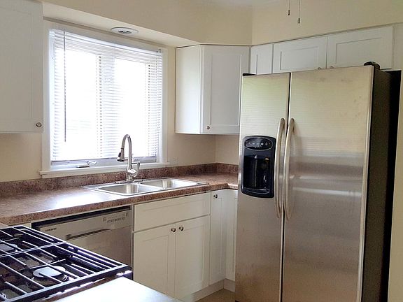 5th image of 8857 S Merrimac Ave