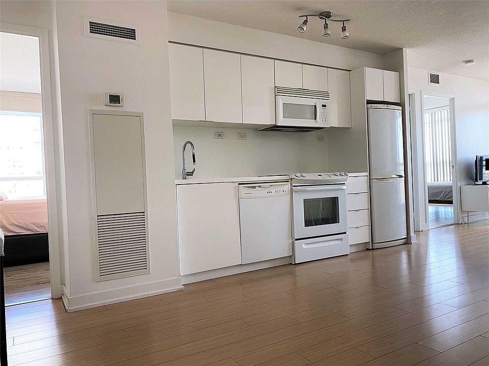 2nd image of 10 Capreol Ct #1802