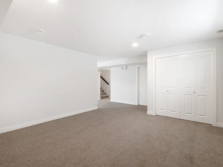343 Yellow Moon Cres — Photo 19