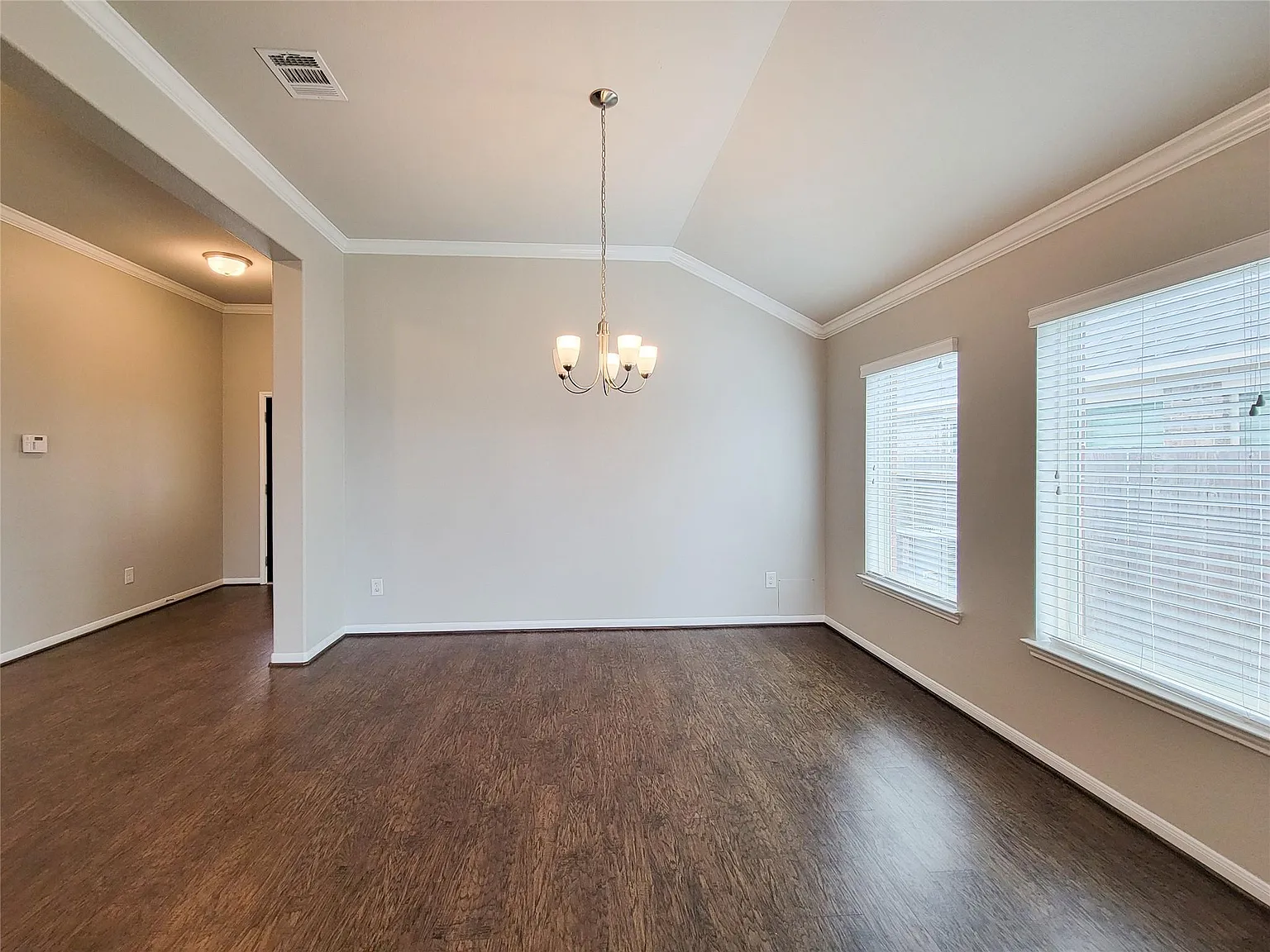 4 bed, 3.0 bath, 2160 sqft, $2,450 — Photo 4