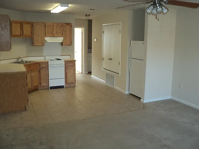 3620 Emery Cv — Photo 10