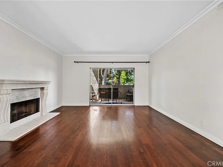 632 Springbrook N #7 — Photo 3