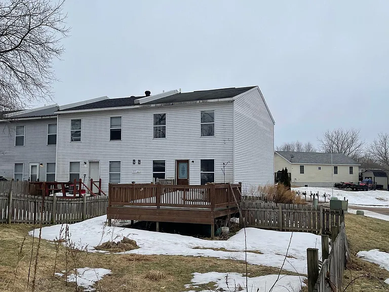 31 Norris Ave — Photo 4