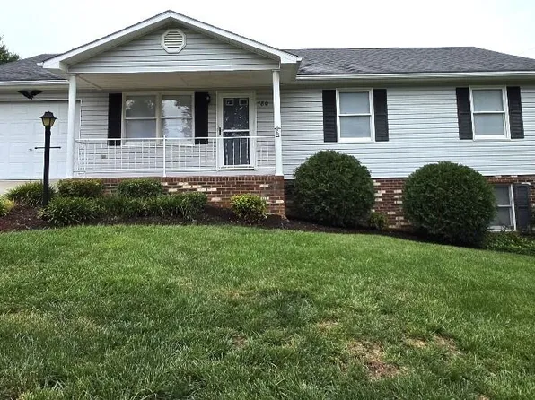 780 Rolling Hills Dr, Wytheville, VA 24382