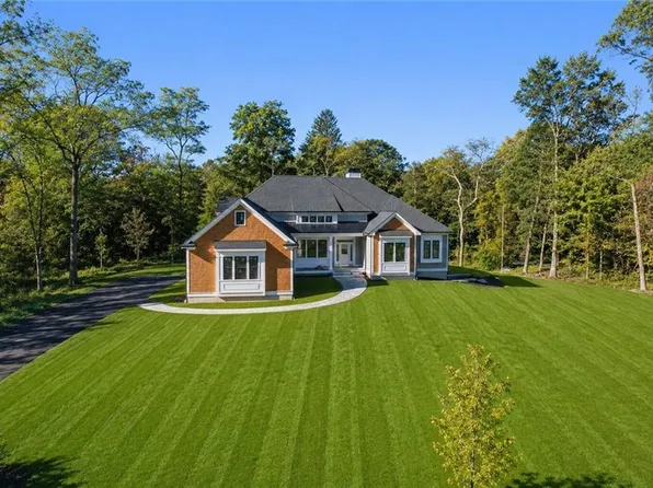 11 Carrs Ln, North Kingstown, RI 02852